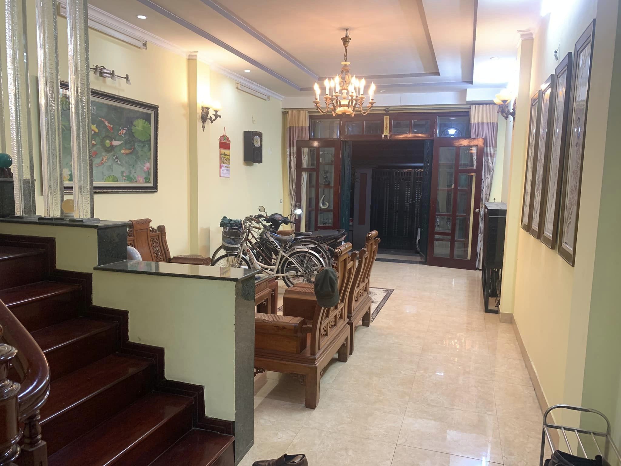 Bán nhà Trung Kính 95m2, 6 tầng, nhà đẹp, gần phố, nội thất xịn, 12.65 tỷ