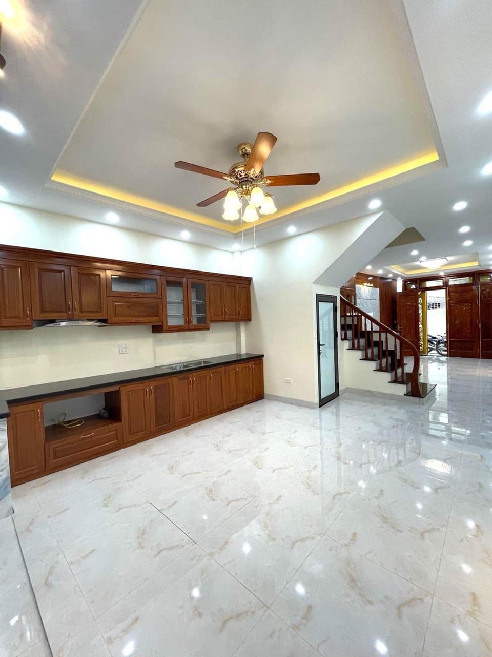 NHÀ MỚI Ở LUÔN VŨ TRỌNG PHỤNG - THANH XUÂN 50M2-5 TẦNG, GIÁ 6.8 TỶ .