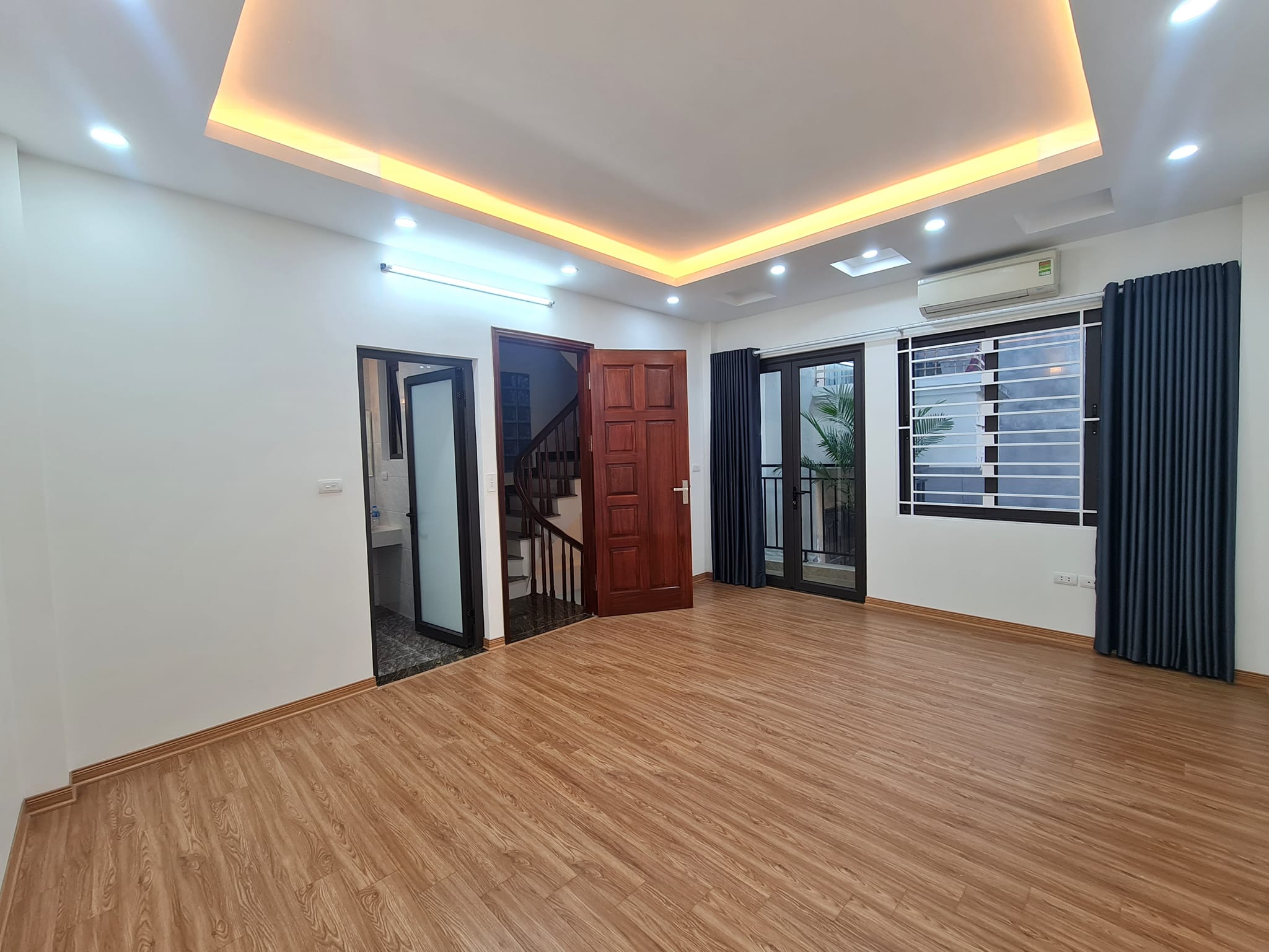 Bán nhà riêng ngõ 41 Thái Hà, Đống Đa. DT 35m2*6T, giá 6,2tỷ.