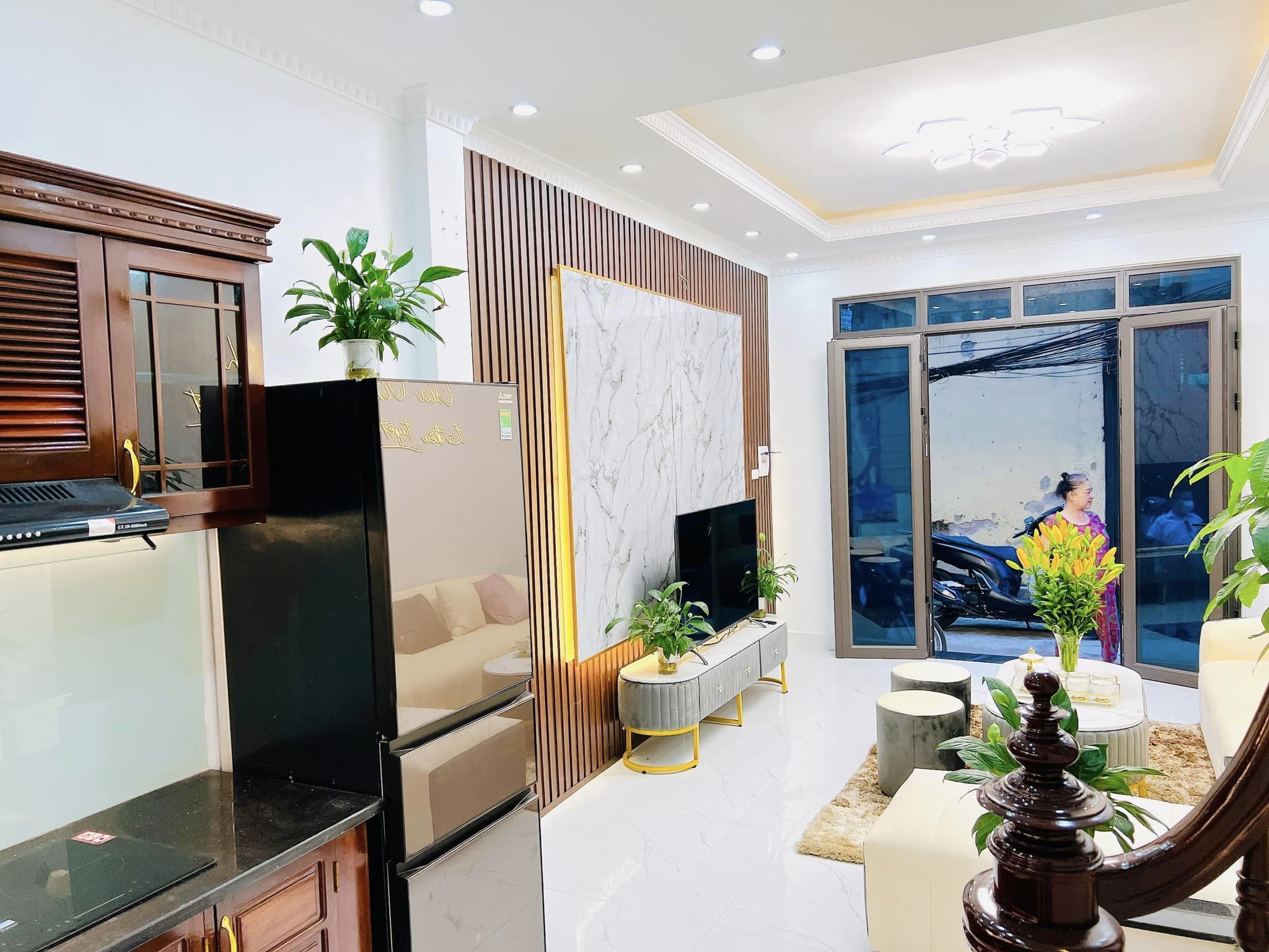 NHÀ CẦN BÁN PHỐ NGUYỄN CHÍNH HOÀNG MAI HN