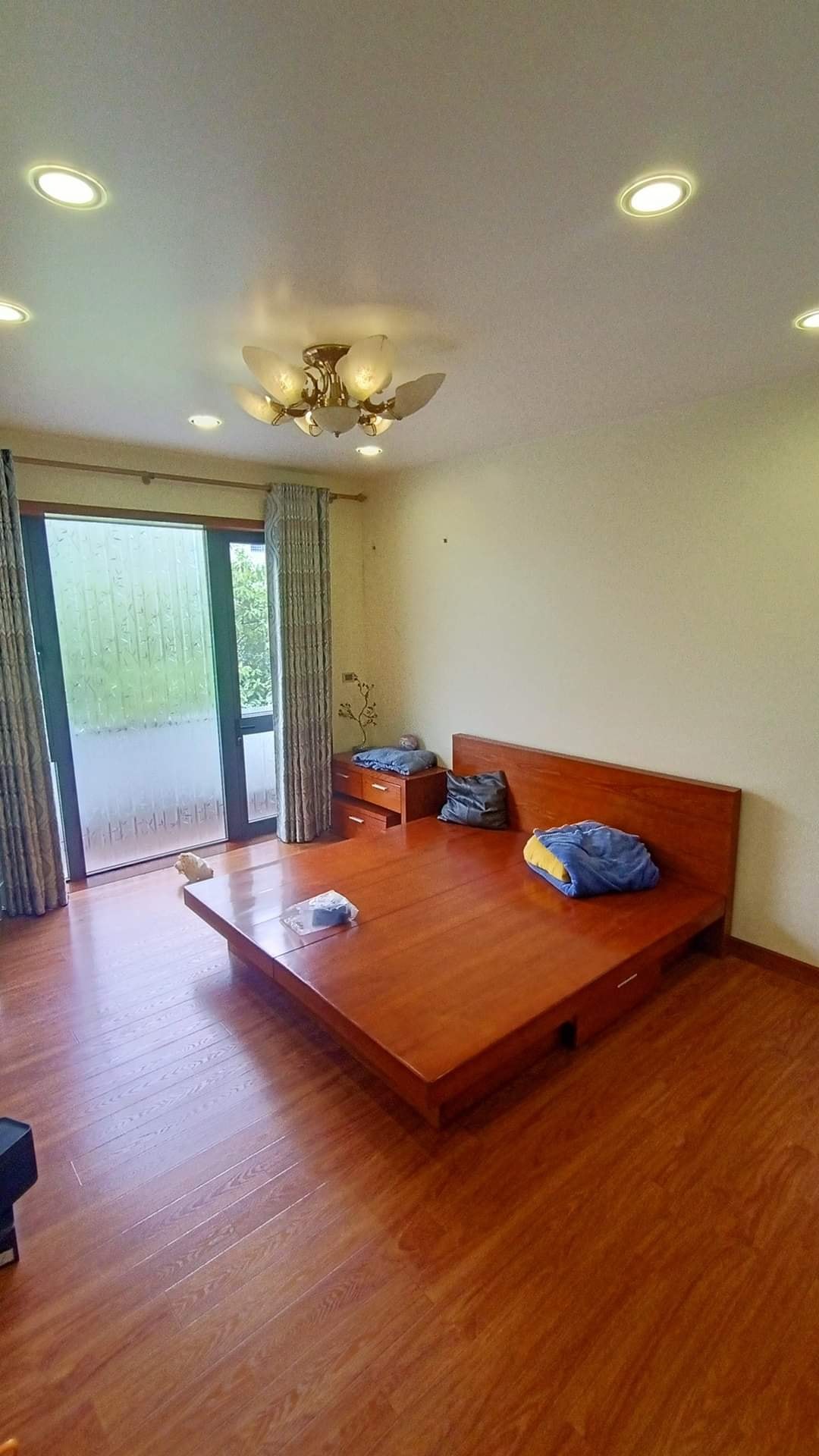 Chính chủ Bán Nhà 50m2 phố Nghi Tàm 10m Ôtô tránh 4 tỷ