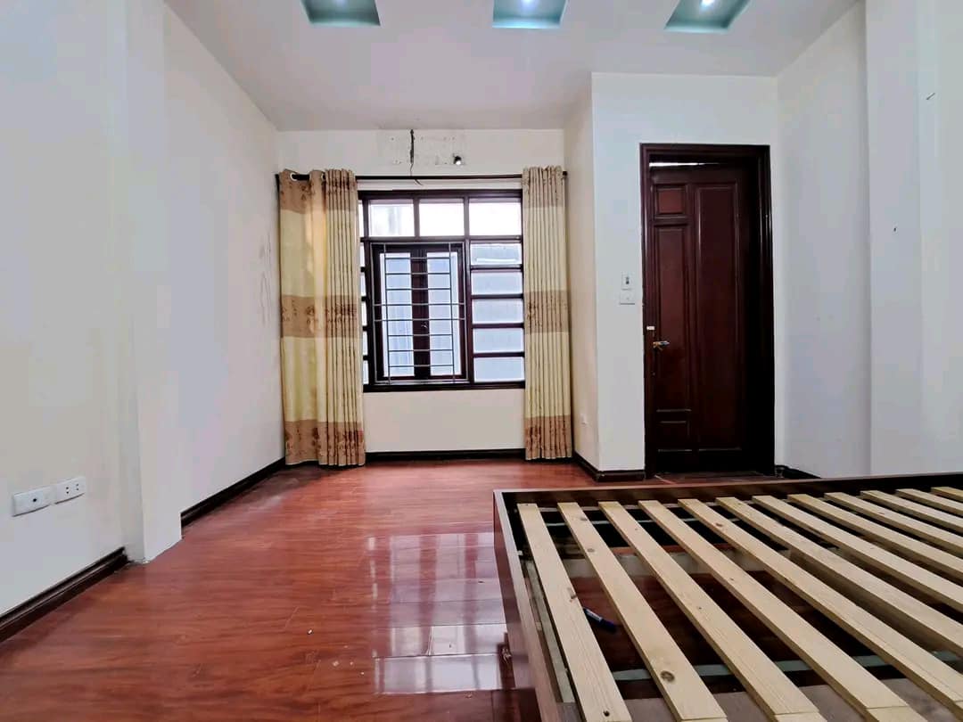 Bán nhà Thái Hà, 41m2 x 5 tầng, ô tô đỗ cổng, mặt tiền rộng, an sinh đỉnh, giá 7.4 tỷ