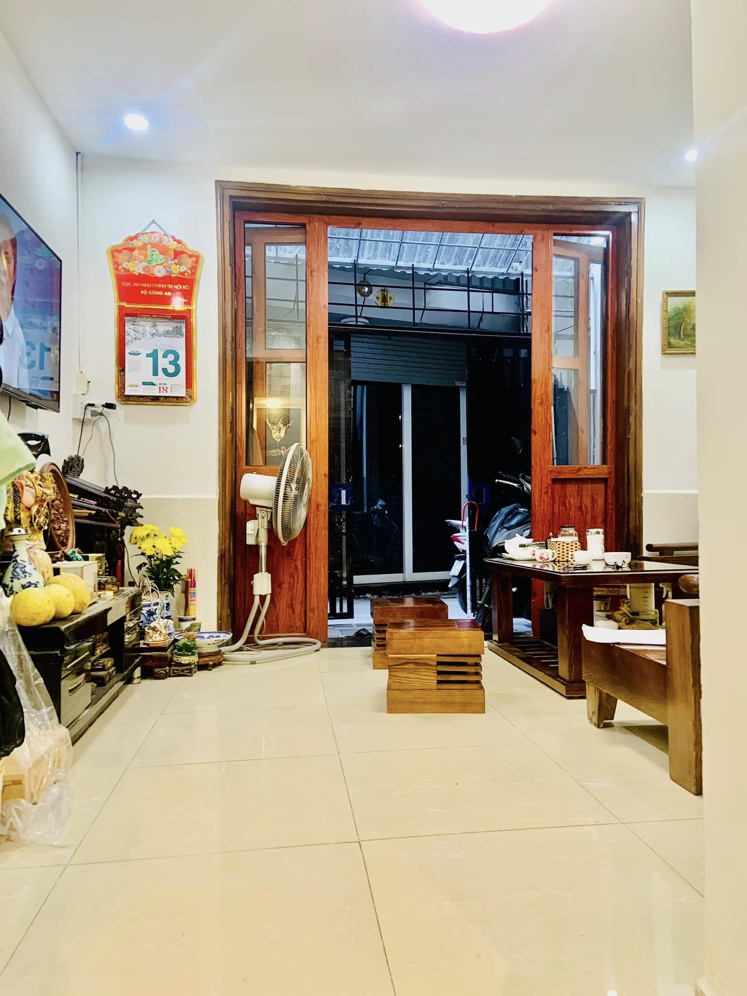 Cần bán nhà riêng ngõ 1194 Đường Láng, Đống Đa. Cách ôtô 20m. DT 32m2. Giá 3,8tỷ.