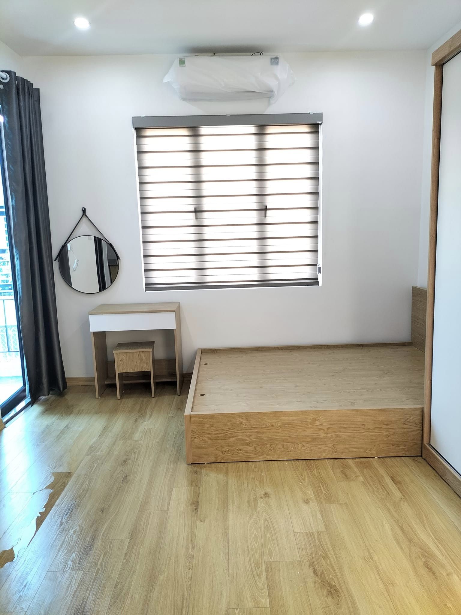 Căn hộ cho thuê trung tâm Cầu Giấy cách oto 10m, full nội thất, dòng tiền ổn định giá 6 tỷ.