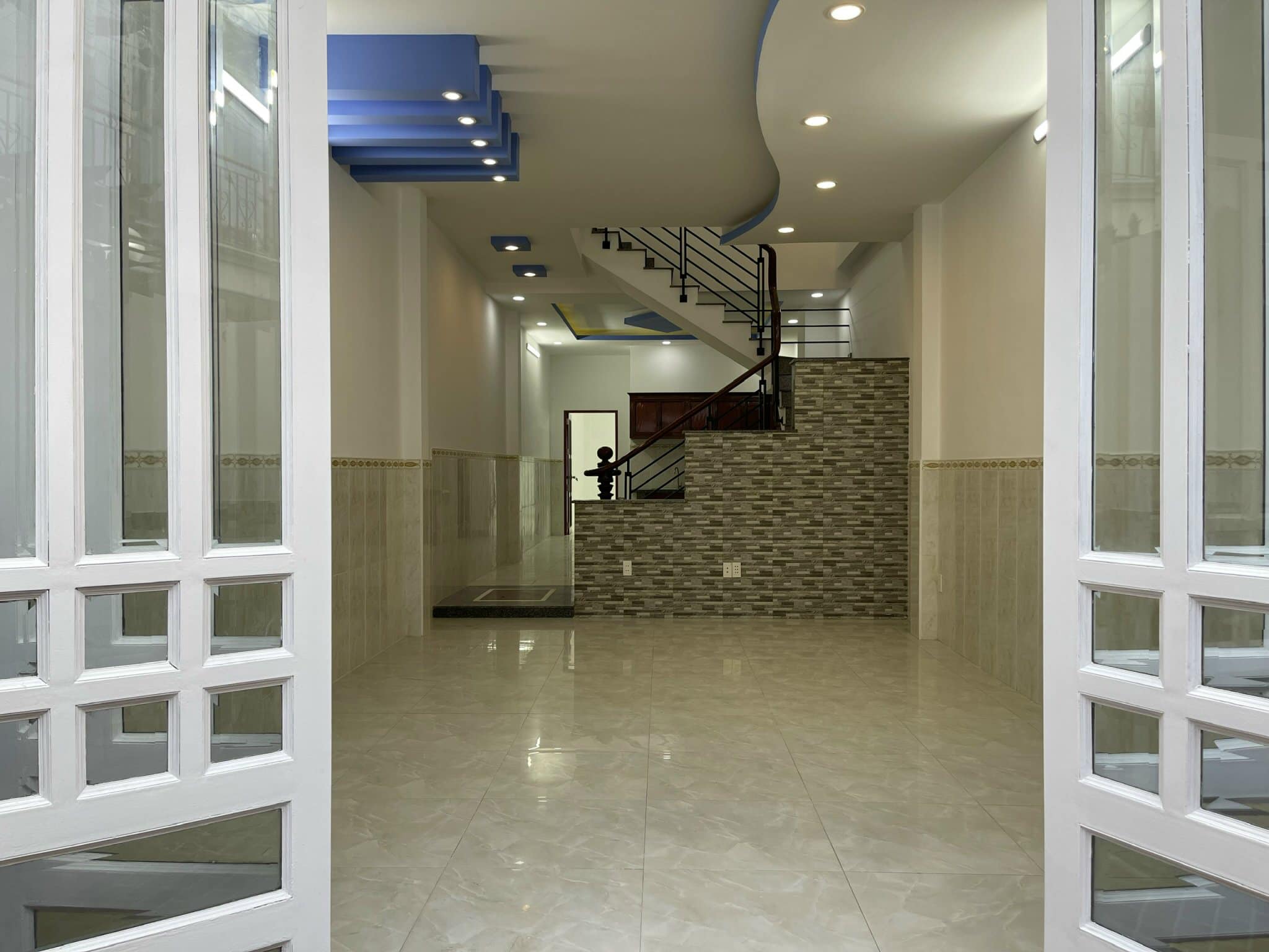 BÁN NHÀ MỚI XÂY 2 TẦNG - HXH - LÊ TRỌNG TẤN - 4M X 23M CHỈ 7.7 TỶ