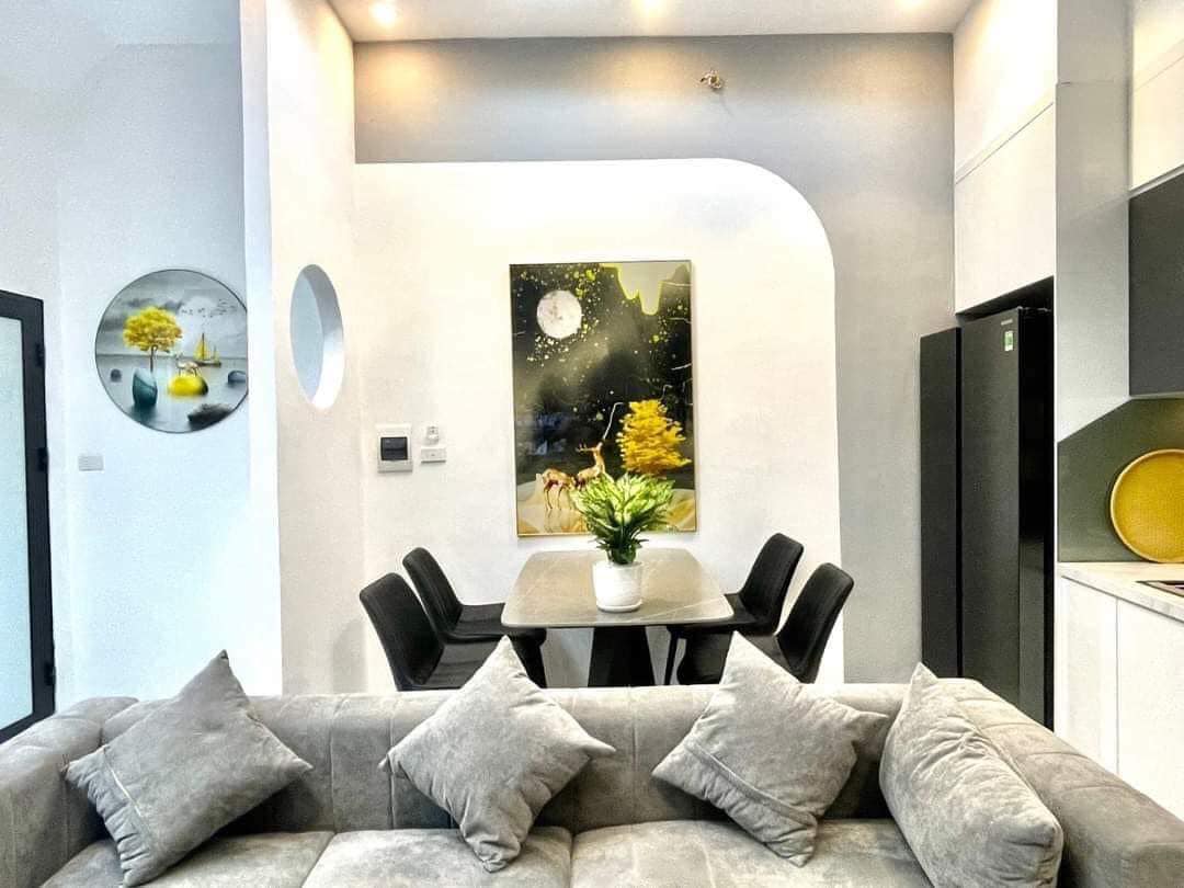 Bán nhà phân lô Phố Trần Thái Tông, 45m2x5T, lô góc, 3 thoáng nhà đẹp ở ngay, giá 5.1 tỷ