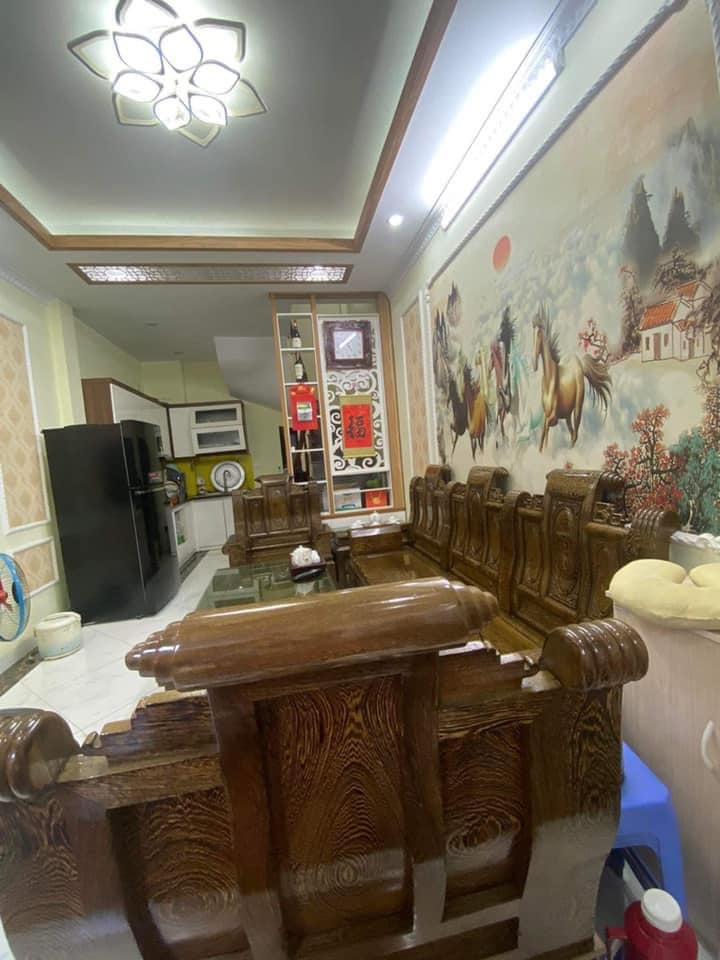 Cần bán nhà phố Hoàng Mai, ô tô tránh nhau trước cổng, quay đầu 4 tầng, 3,98 tỷ