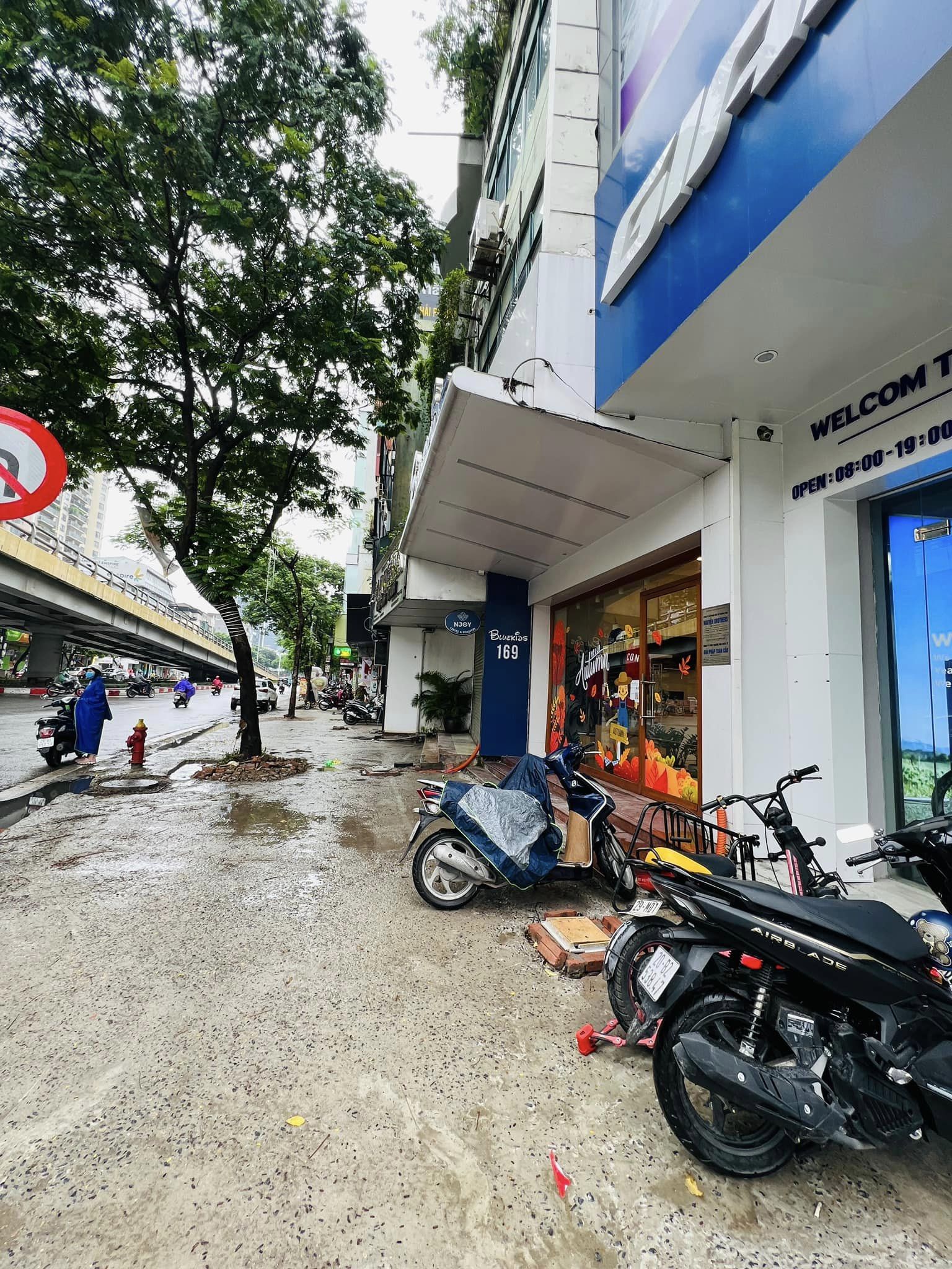 Mặt Phố Hồ Tùng Mậu 61m2x5.5T Giá Chào 22.6 TỶ Có TL