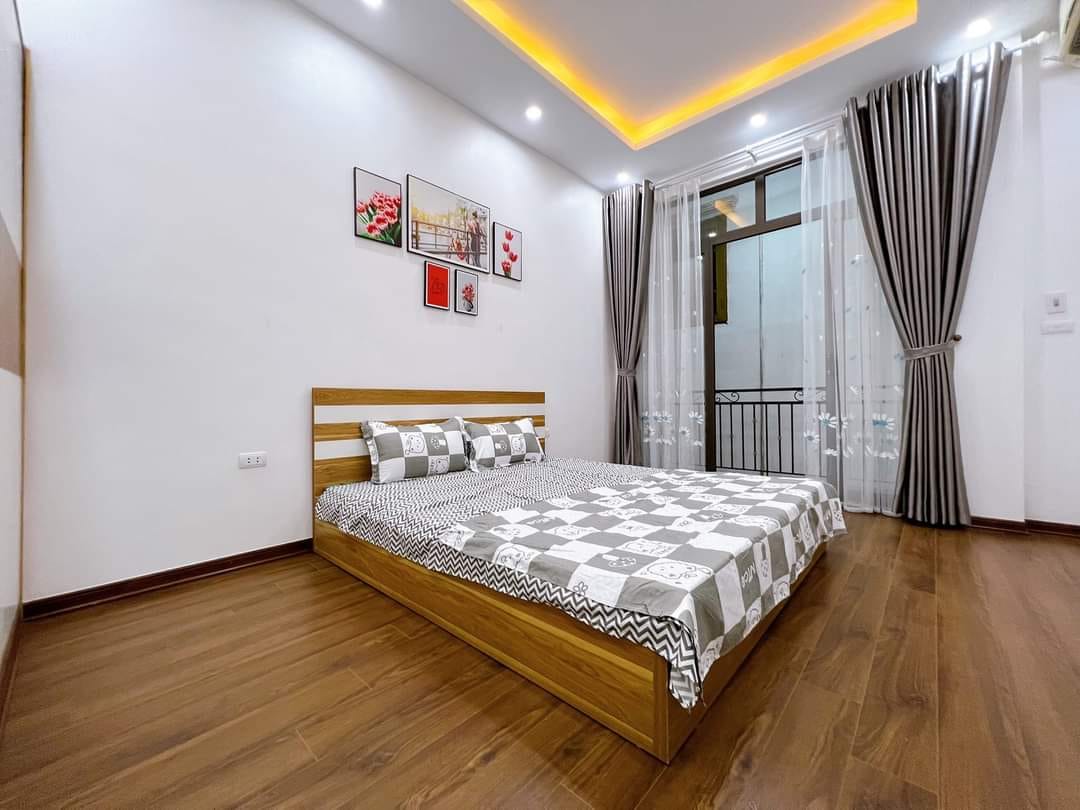 Chính chủ cần bán gấp căn hộ tầng 3 khu Hoàng Quốc Việt - Trần Cung, rộng 56m2, sổ riêng, chỉ 1,12 tỷ