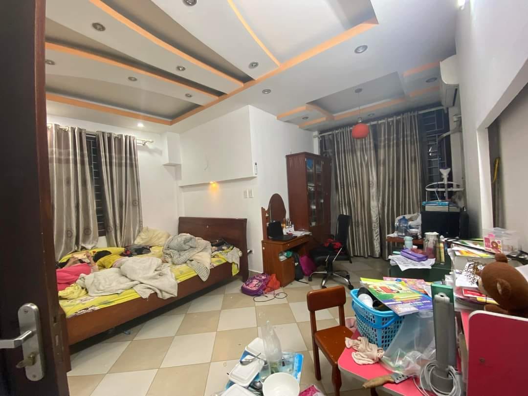 Bán nhà P. Cầu Diễn, Bắc Từ Liêm, 4 tầng x 51m2, gần phố, 3.75 tỷ.