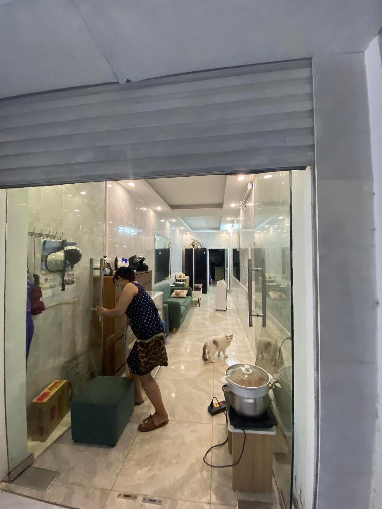 TRUNG TÂM HOÀN KIẾM - 5M RA PHỐ - NGÕ THÔNG - KINH DOANH - NHÀ ĐẸP Ở NGAY-30m2 Giá 2,75 tỷ