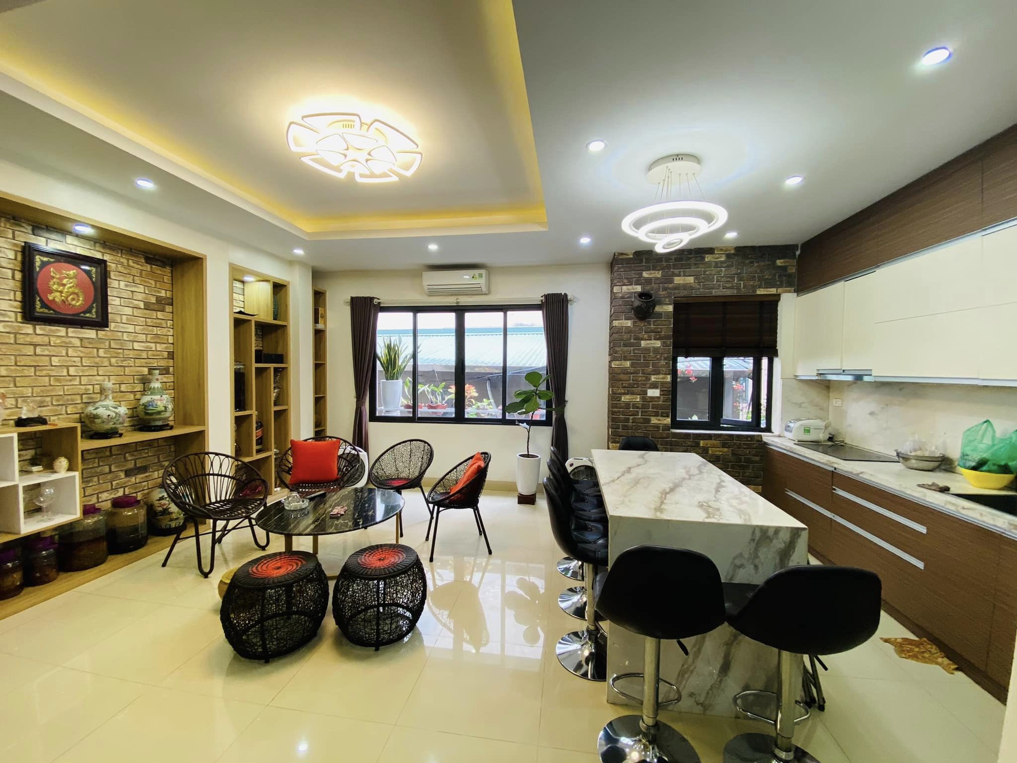 Bán nhà 276/105 Nghi Tàm_Q.Tây Hồ 57m x 5 Tầng.Kèm Nội Thất