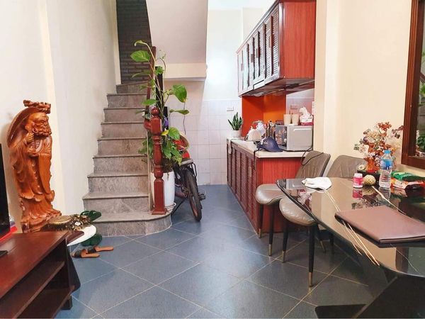 Chính chủ cần tiền bán gấp nhà mặt ngõ phố Tôn Đức Thắng, Đống Đa, vừa ở vừa kinh doanh đỉnh