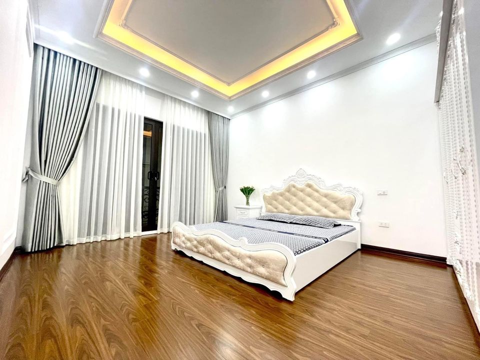 Bán nhà Cầu Diễn, 50m2 x 5 tầng, MT 4m, ô tô đỗ cửa, 3.45 tỷ.