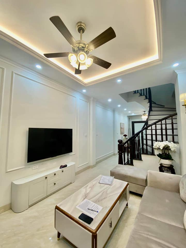 Bán nhà Phố Kiều Mai, Bắc Từ Liêm 50m2 x 5 tầng, MT 4m, ô tô đỗ cửa, 3.55 tỷ.