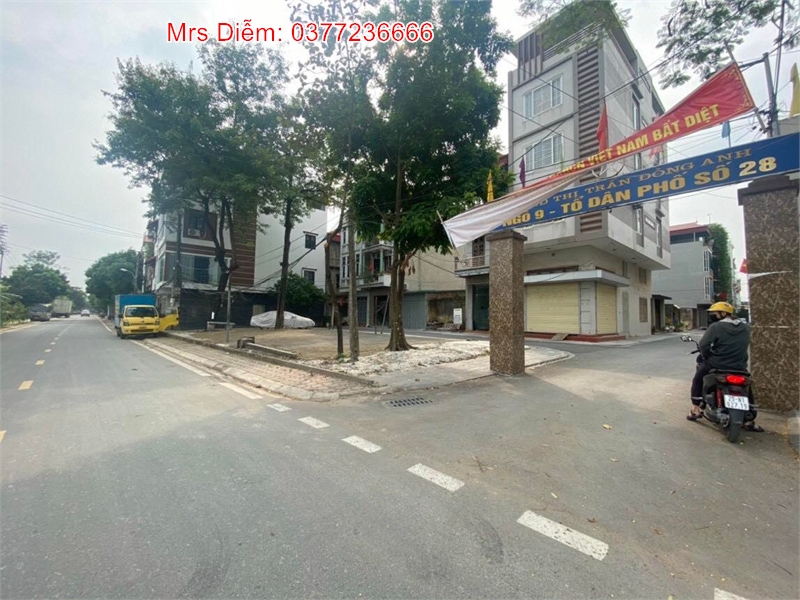 Tầm 3 tỷ, Mrs Diễm bán 50m đất lô góc tổ 28 thị trấn Đông Anh, Hà Nội. Phân lô, vỉa hè