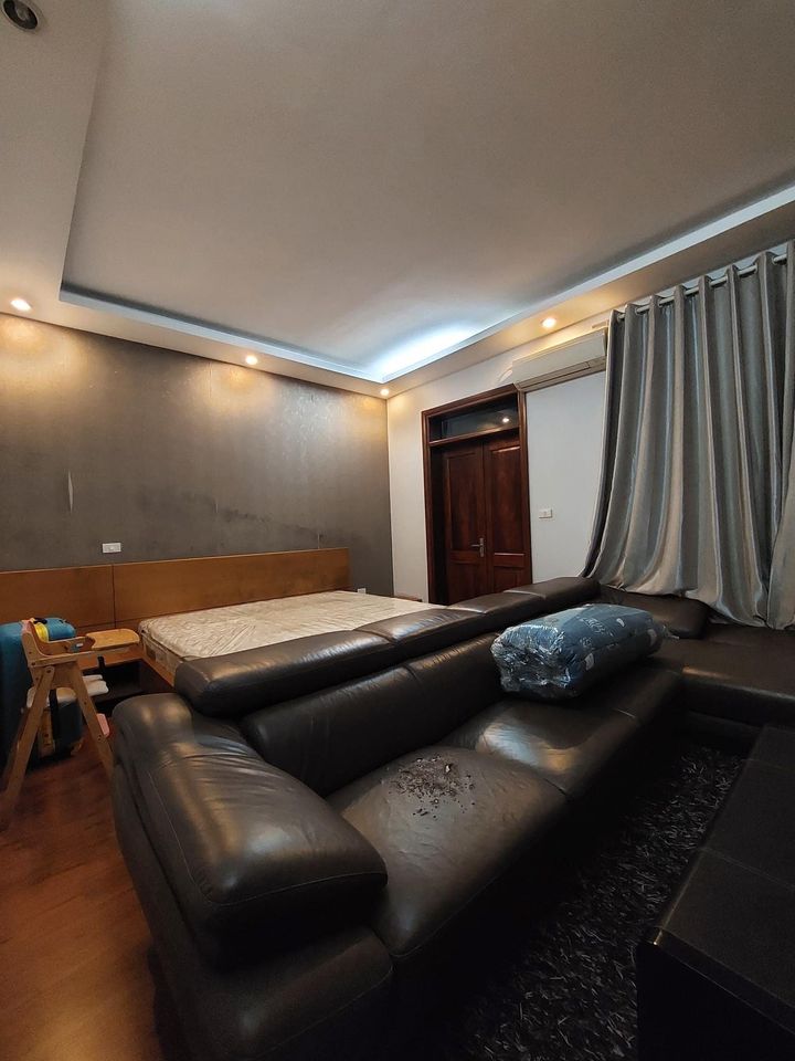 Bán nhà Phố Hồ Tùng Mậu, 50m2 x 5 tầng, MT 4m, ô tô đỗ cửa, 3.85 tỷ.