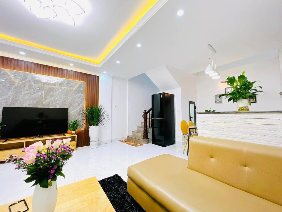 Bán nhà Phú Diễn, 4 tầng x 60m2, đường rộng, ô tô đỗ, 3.95 tỷ.