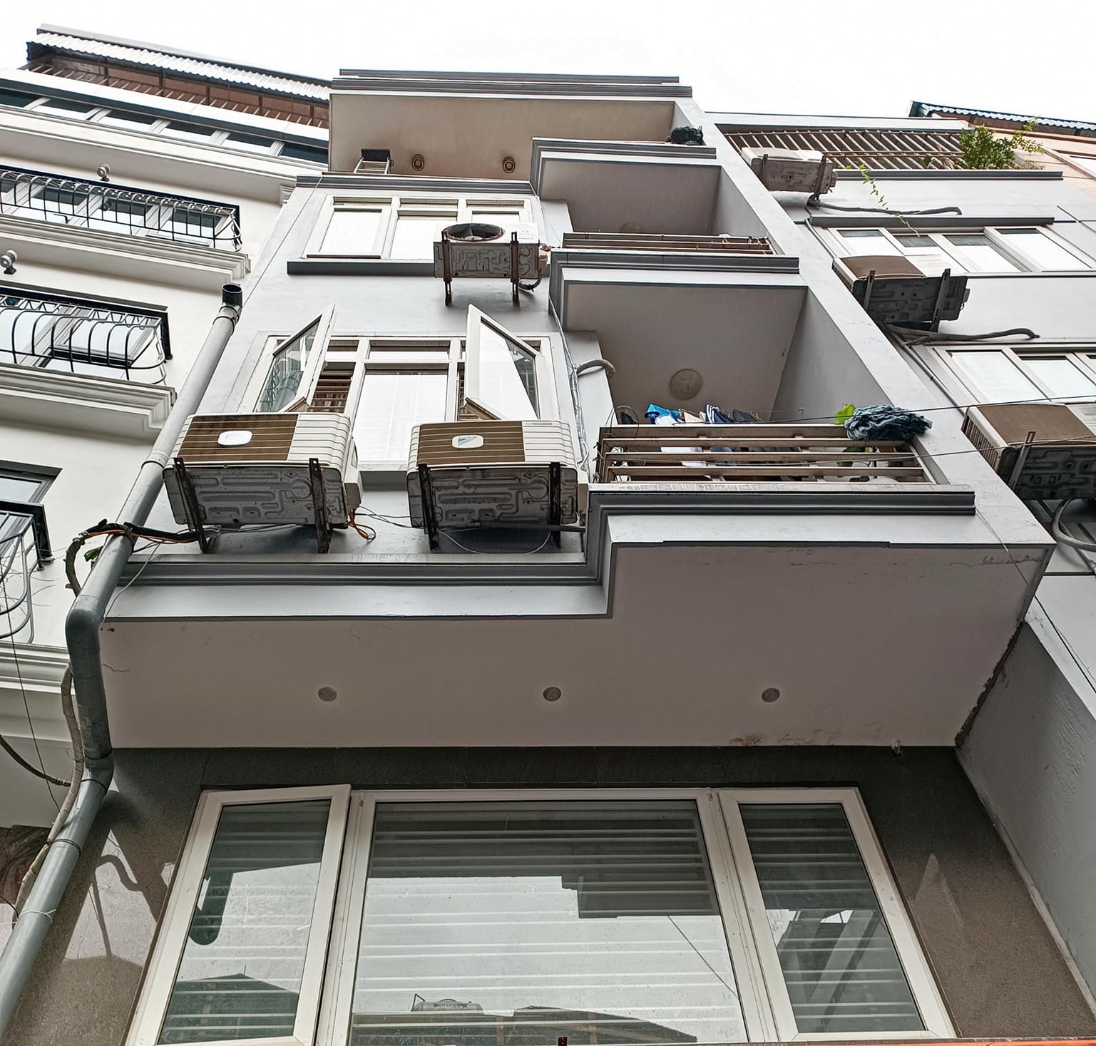 BÁN NHÀ MẶT NGÕ ĐƯỜNG LÁNG, ĐỐNG ĐA, DT42M2 , 4 TẦNG,Ô TÔ.