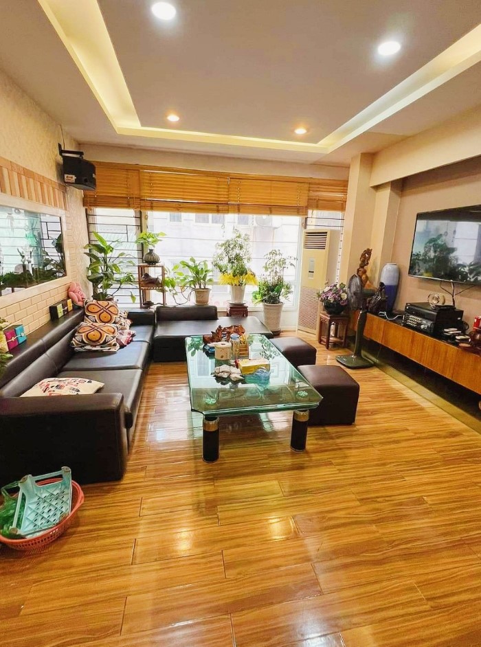 Nhà Ngô Quyền, tặng nội thất đẹp, khu cán bộ, gần phố, bãi ôtô cạnh nhà, 50mx4 tầng. Giá chỉ 4.5 tỷ