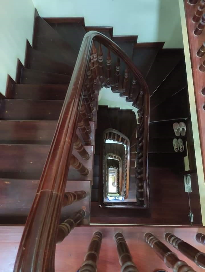 Cực Đẹp MẶT PHỐ, Âu Cơ 125m x 5 tầng, MT 8.3m, giá 24 tỷ.