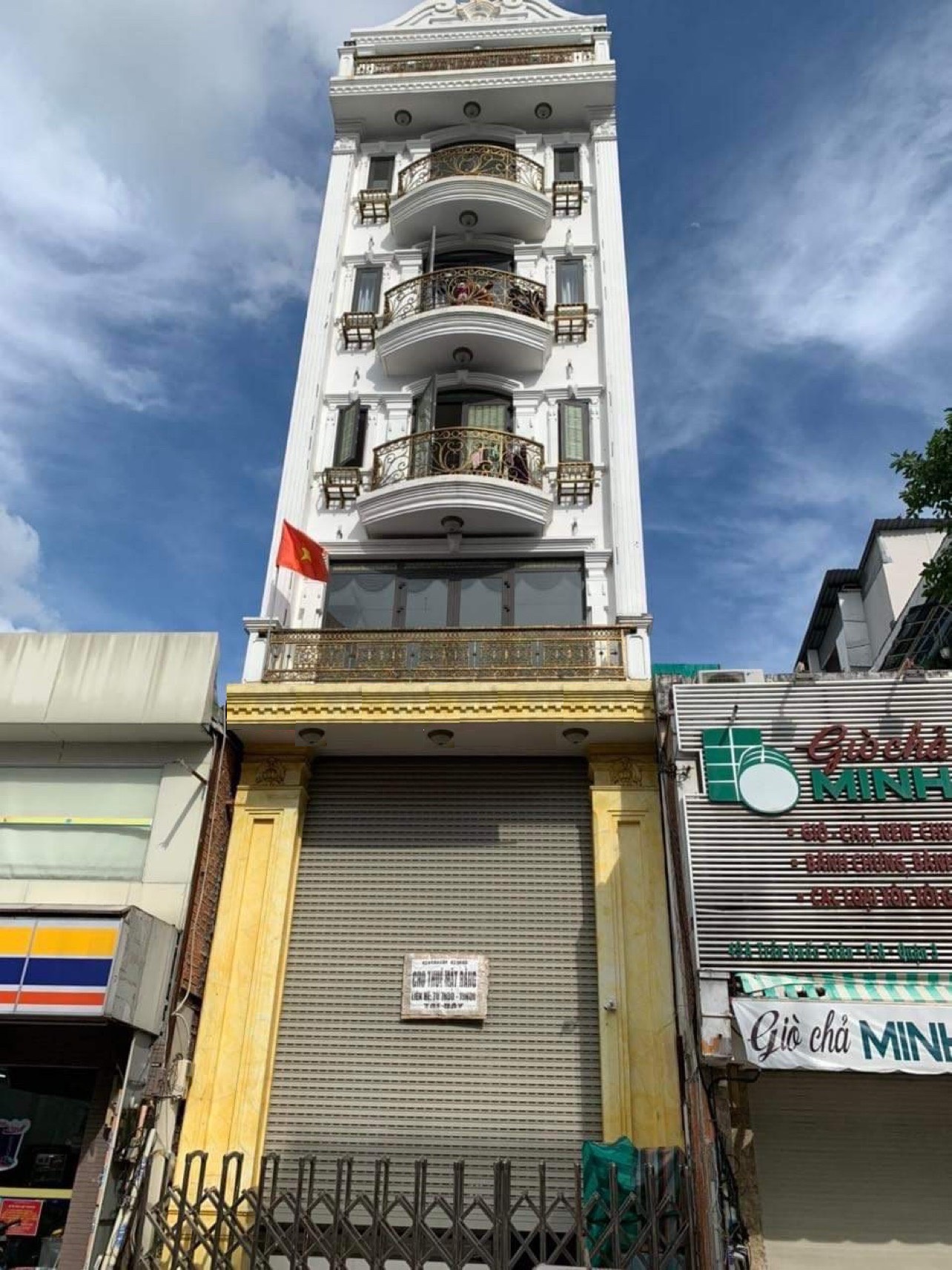 Bán toà nhà mặt tiền Trần Quốc Toản, phường 8, Quận 3. Ngang 5.5m, Hầm, 6 lầu.