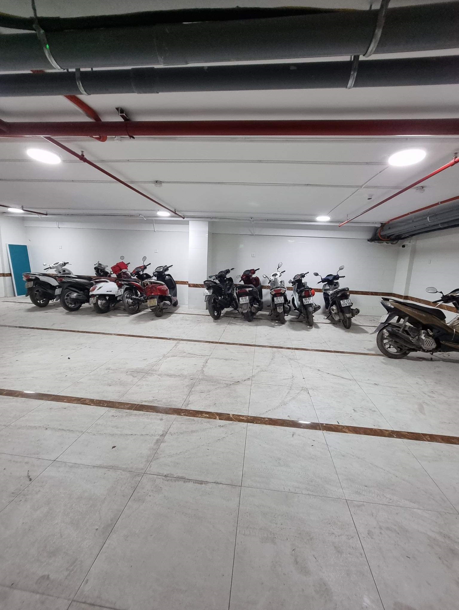 GÓC NGÃ 3, MẶT TIỀN 30m, Nam Trung Yên 220m x 9 tầng, giá 99 tỷ.