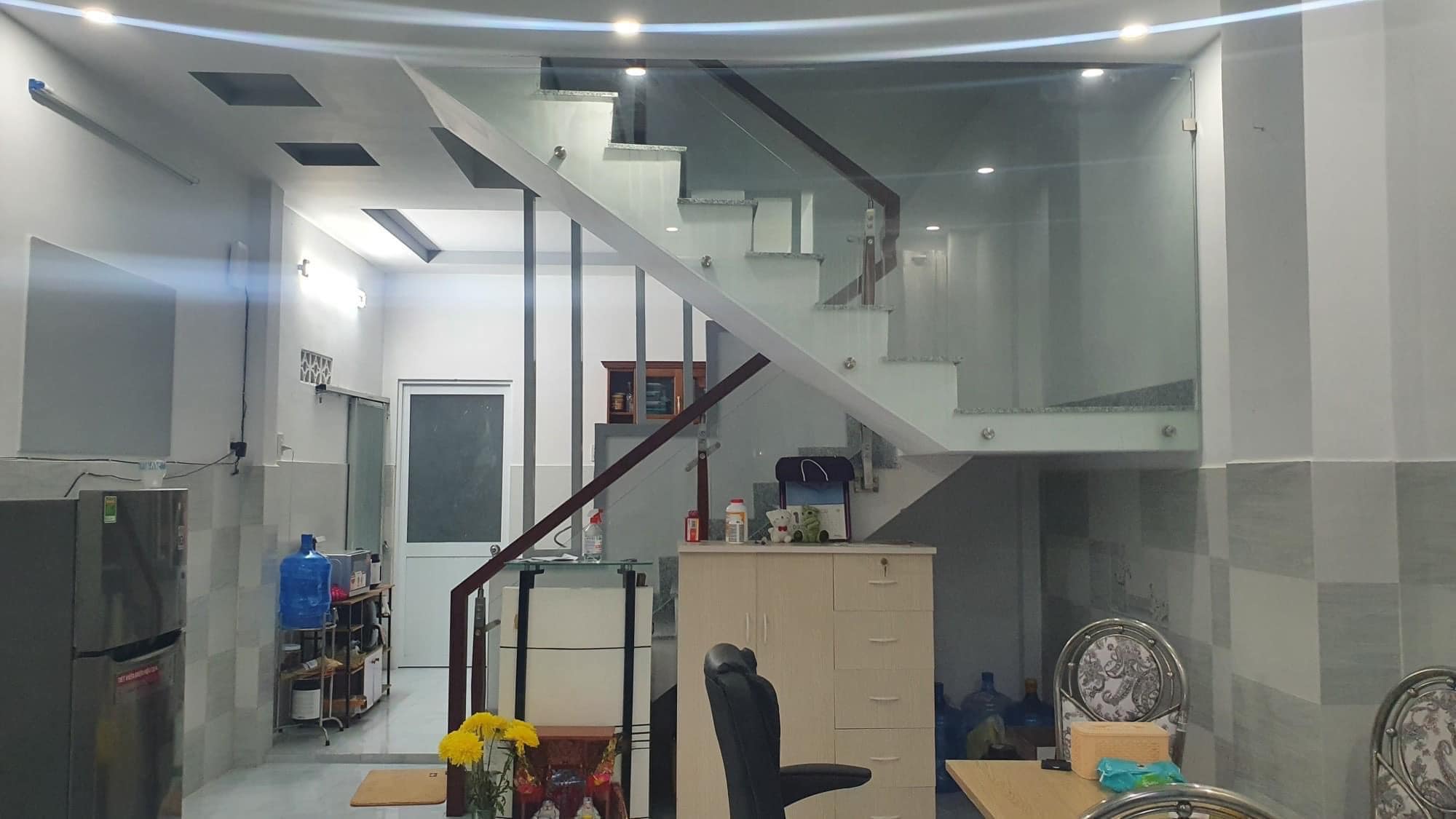 Nhà ngay Lê Văn Sỹ và Nguyễn Trọng Tuyển, 50m2, 4,3m x 13m giá 4.9 tỷ.