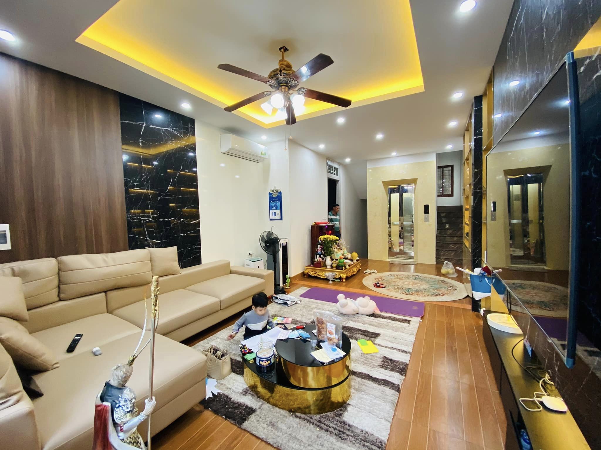 Bán Gấp Nhà Đẹp Tây Hồ Ngõ 42 An Dương Vương 77m2 x 5 Tầng 10 Tỷ Lô Góc.