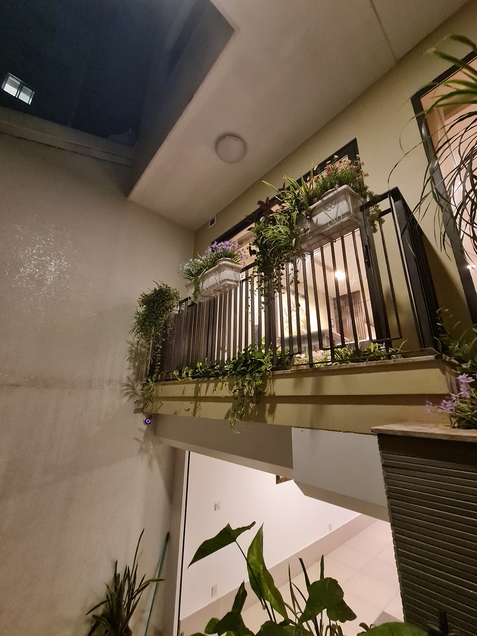 Ô tô - Kinh doanh Kim Mã 292m x 4 tầng, MT16, giá 60,5 tỷ