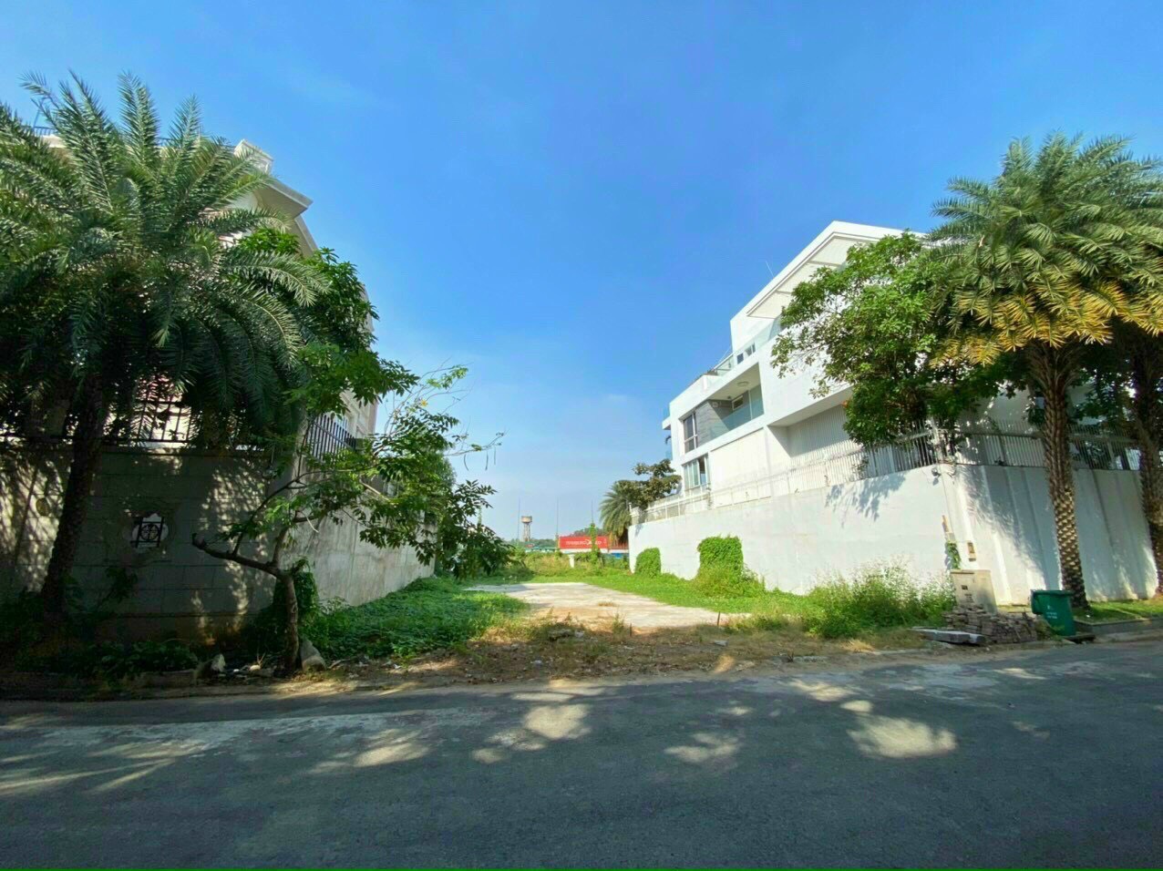 Bán đất sông Thảo Điền Quận 2 khu 117 Nguyễn Văn Hưởng 230triêu/m2 DT 18x50 chỉ 120tỷ