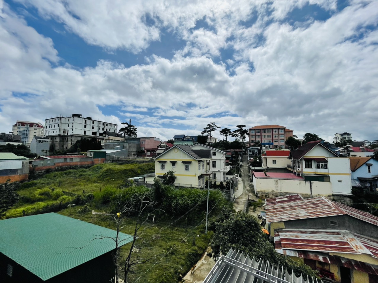 VILA SANG CHẢNH 4 P NGỦ - THÍCH HỢP ĐẦU TƯ HOẶC KINH DOANH CHỈ 12,5 TỶ TẠI P9 - ĐÀ LẠT