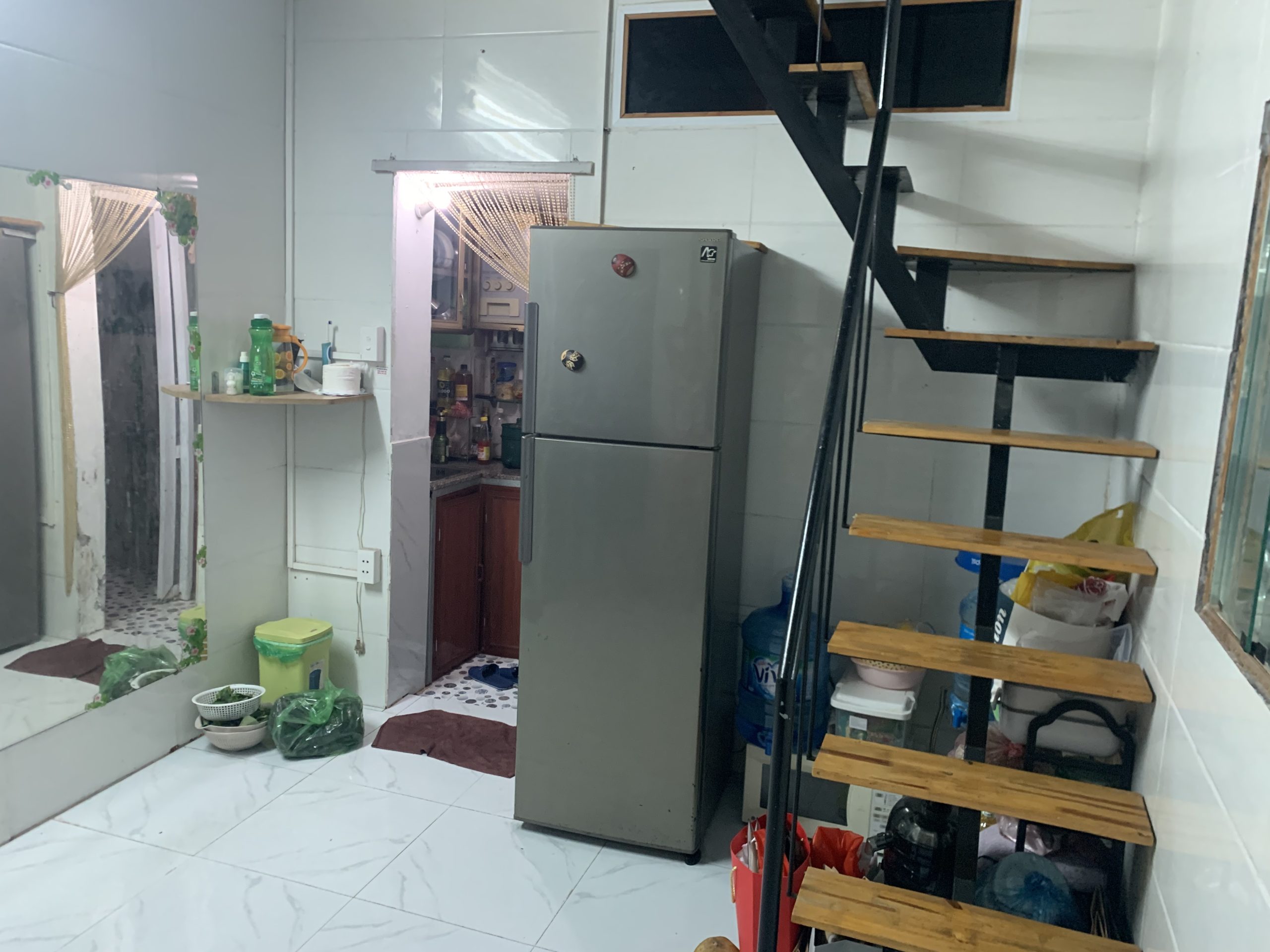 Bán gấp nhà phố Láng Hạ 3 tầng, cách ngõ ô tô 10m, ở luôn, chỉ 900 triệu.