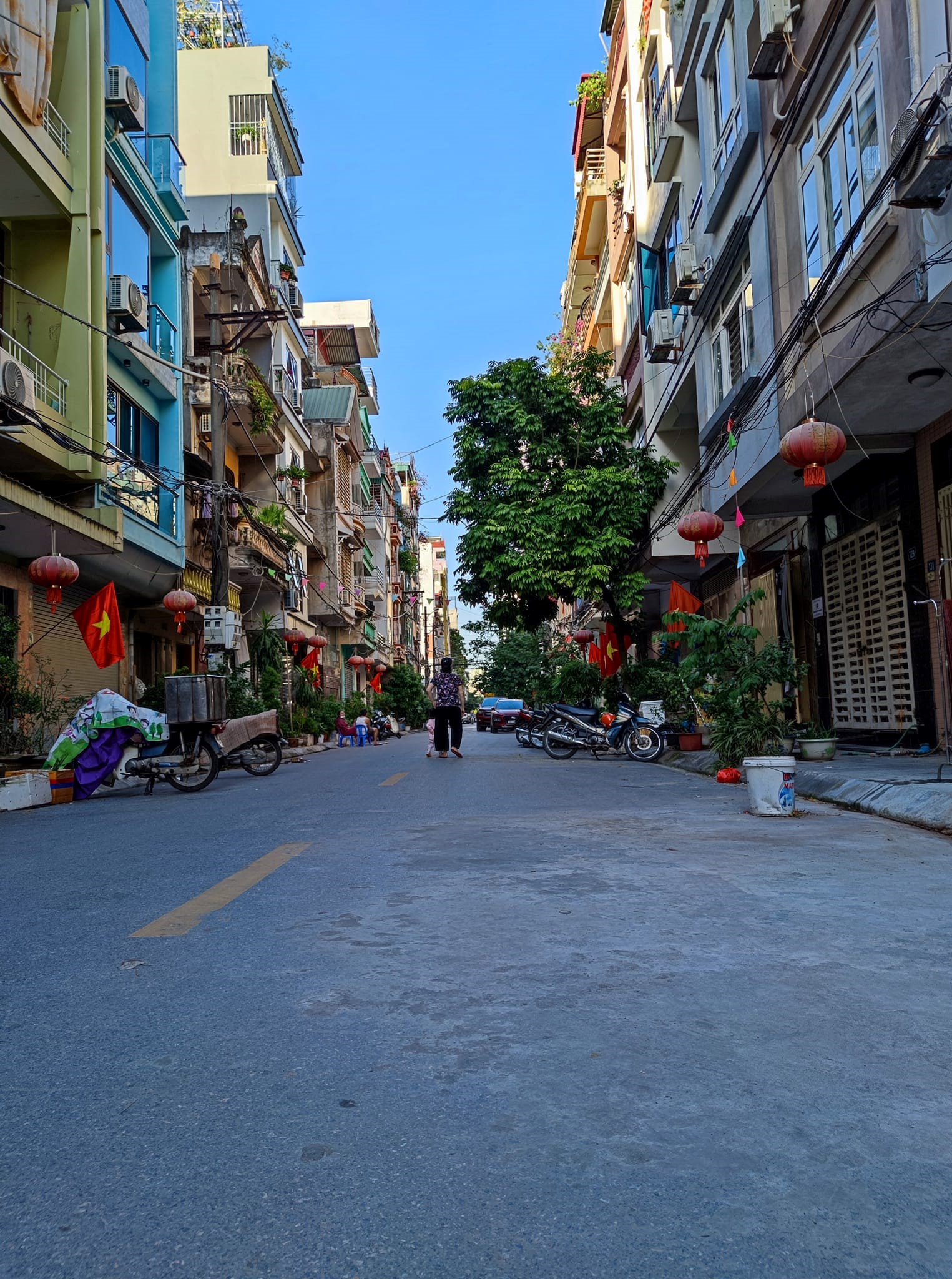 Bán nhà Mặt Phố - Trần Đăng Ninh – Hà Đông, 41m, rộng 4.1m, mặt tiền KD, chỉ / 6 tỷ.