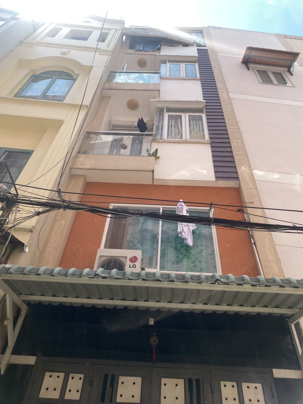 Bán Nhà HXH Hoàng Văn Thụ P8 PN,TN 28 Triệu,Chỉ 7 tỷ,40m2,3.6x11,Nở Hậu,5 tầng BTCT,8PN