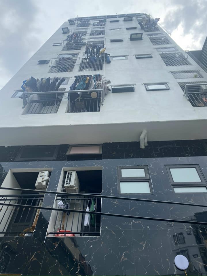 Bán CCMN Núi Trúc 100m2 7 tầng mặt tiền 6.5m 21 phòng giá 17 tỷ