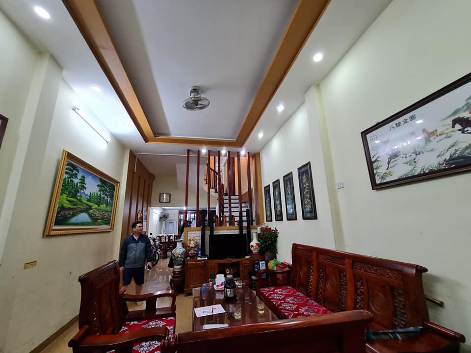 Chính chủ cần bán gấp nhà phố Xã Đàn, quận Đống Đa 50m x 5 tầng, gần ô tô, Chỉ 5.4 tỷ. Lh : 0918865238