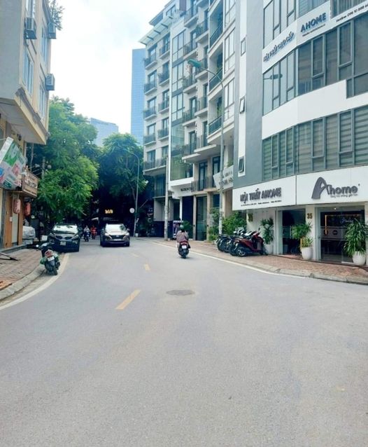 Bán nhà Lạc Long Quân , Ngõ Ô Tô tránh, Kinh Doanh, 55m2, 4 tầng, 4,1 tỷ