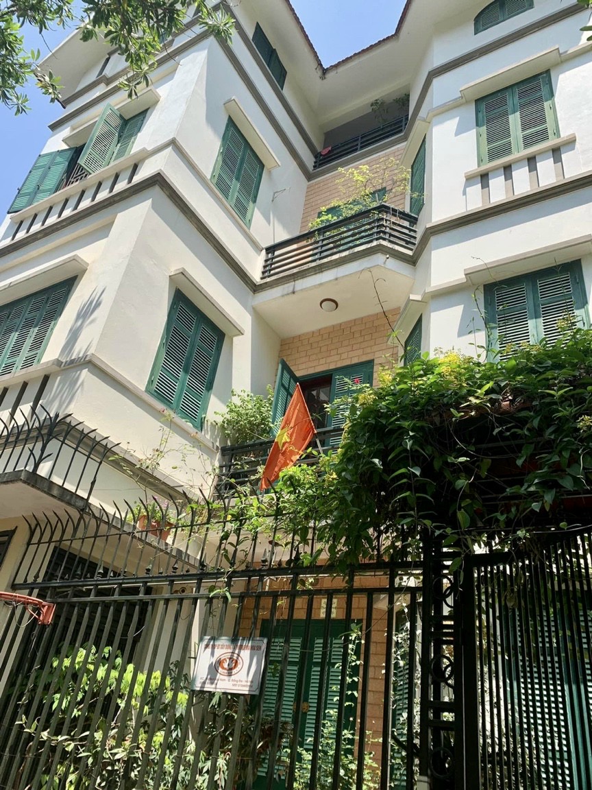 Biệt Thự Mini Hào Nam Đống Đa 90m2 Mặt Tiền Rộng Lô Góc-Oto Vào Nhà Kinh Doanh