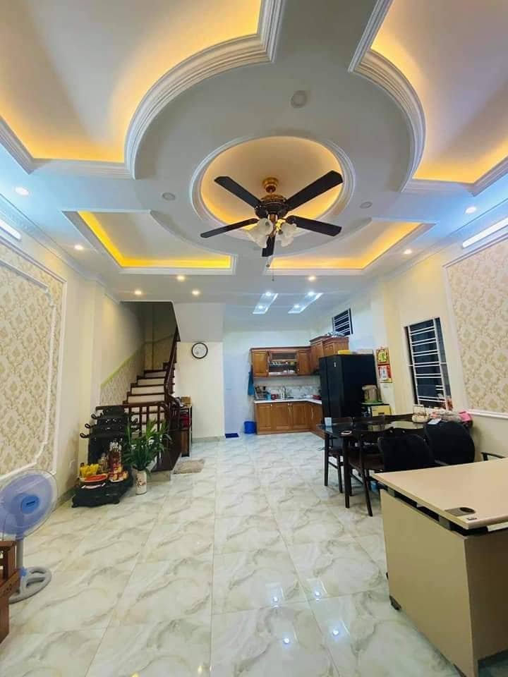 Bán nhà Phạm Văn Đồng-Cầu Giấy-38m2-chỉ 4 tỷ-lô góc-ô tô gần-ngõ thoáng-yên tĩnh