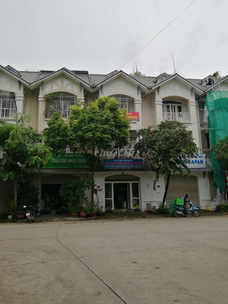 Chính chủ cho thuê nhà xây thô hoàn thiện mặt ngoài khu A Geleximco, Đường Lê Trọng Tấn, An Khánh, Hoài Đức, Hà Nội.