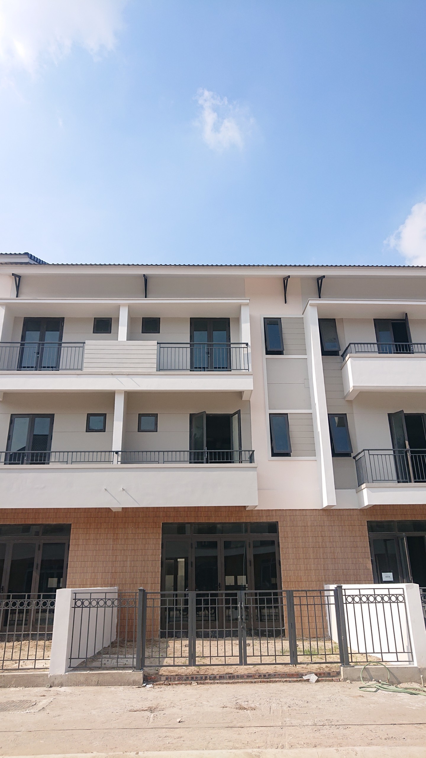 Liền kề có thể kinh doanh tại đại đô thị Centa Riverside