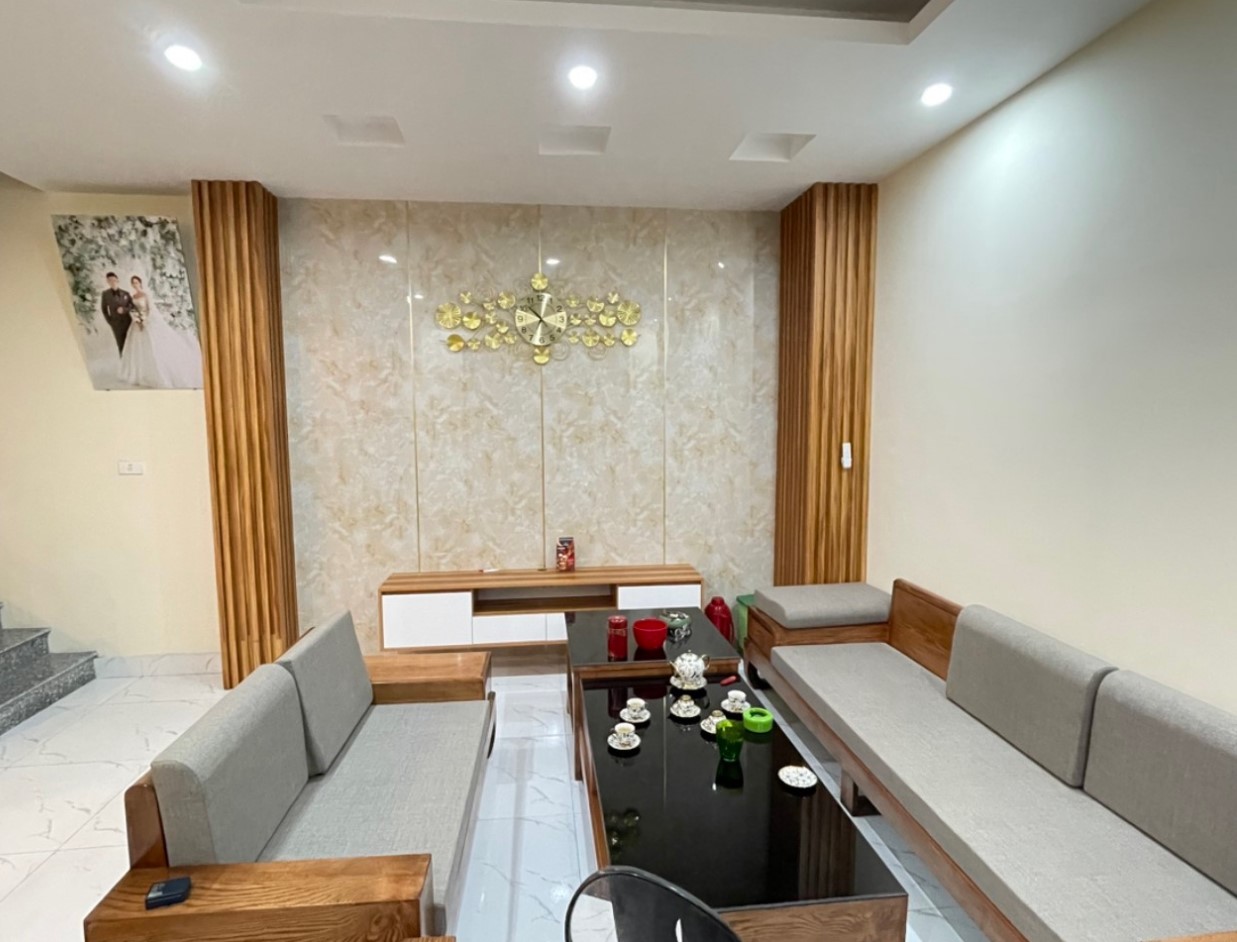 Nhà dân 2 năm, chủ tặng nội thất xịn Văn Quán, 10m ôtô tránh, 43m x 5t, trung tâm. Giá chỉ 4 tỷ