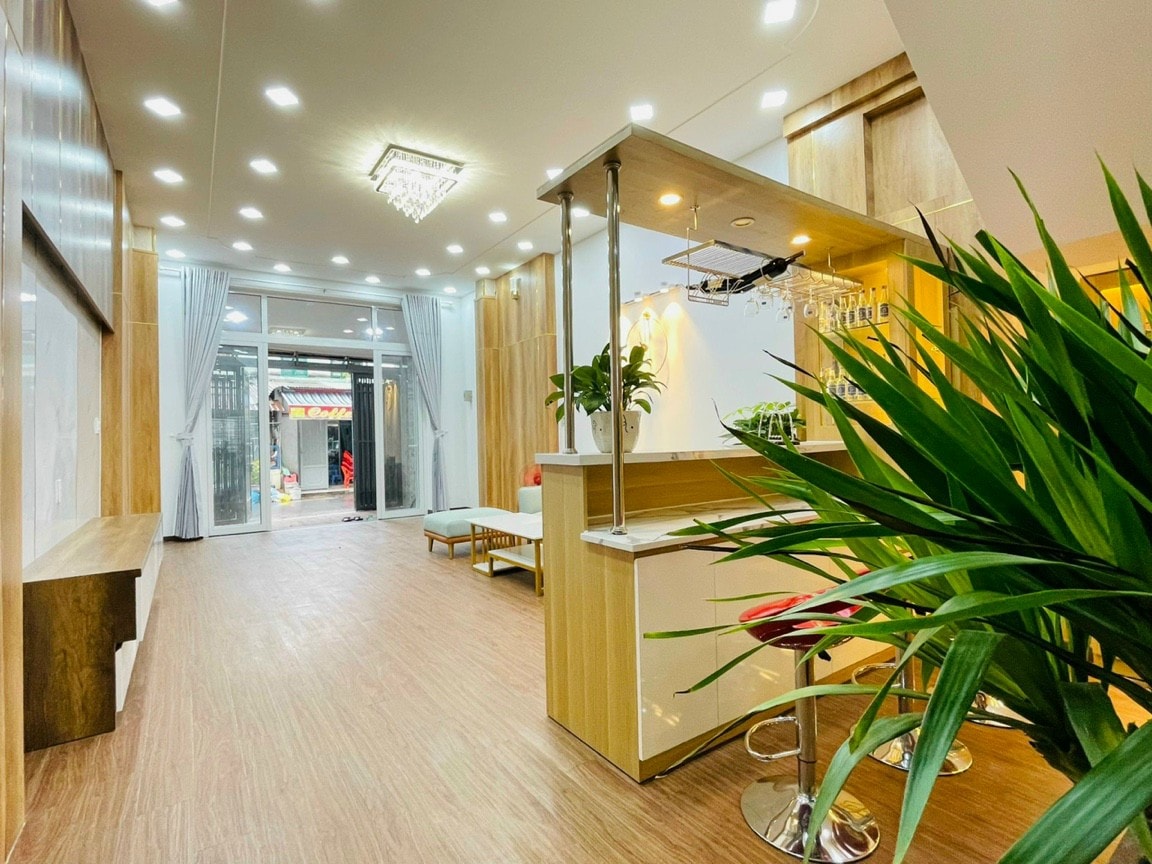 Định Cư Gả Lại Hoa Hậu - MT Gò Vấp - 4.5x15m - 65m2 - Vuông A4 - 4 Tầng ST - Gara Ô tô - Chỉ 8.1 tỷ TL