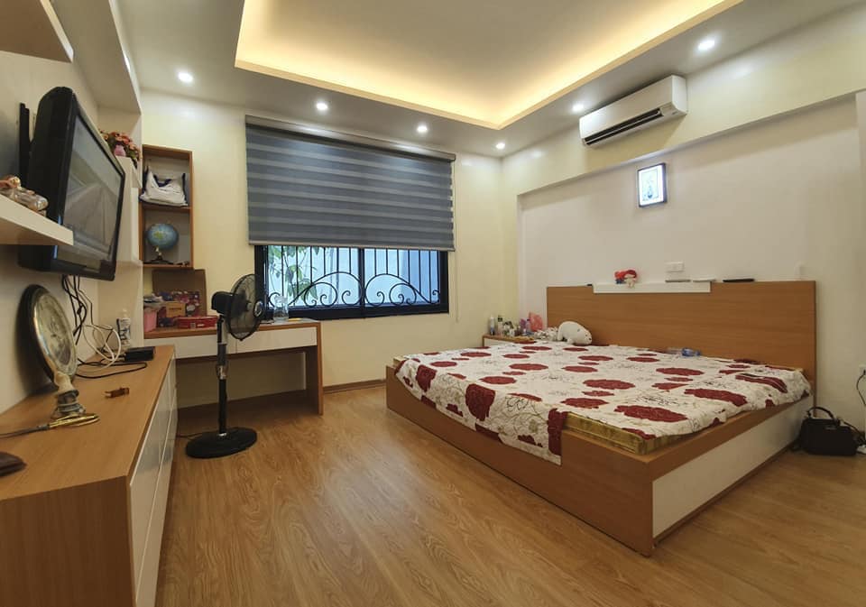 Nhà phân lô – ô tô tránh – vỉa hè – view Biệt thự tại Khu đô thị Định Công, 92m2, 15.8 tỷ.