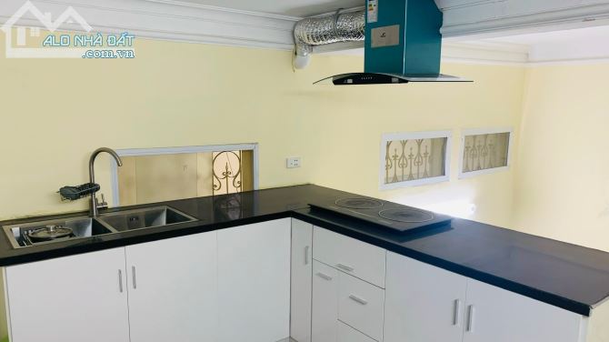 Vị trí đắc địa! Cần bán gấp nhà phố Khương Thượng - Đống Đa, DT 51m2. Giá 66tr/m2 -