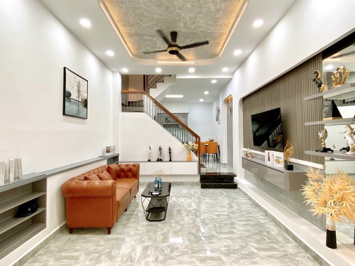 (Bình Thạnh) 3.8 x 11m, 2 lầu, Hoàng Hoa Thám, 4PN, 7.6 tỷ bớt