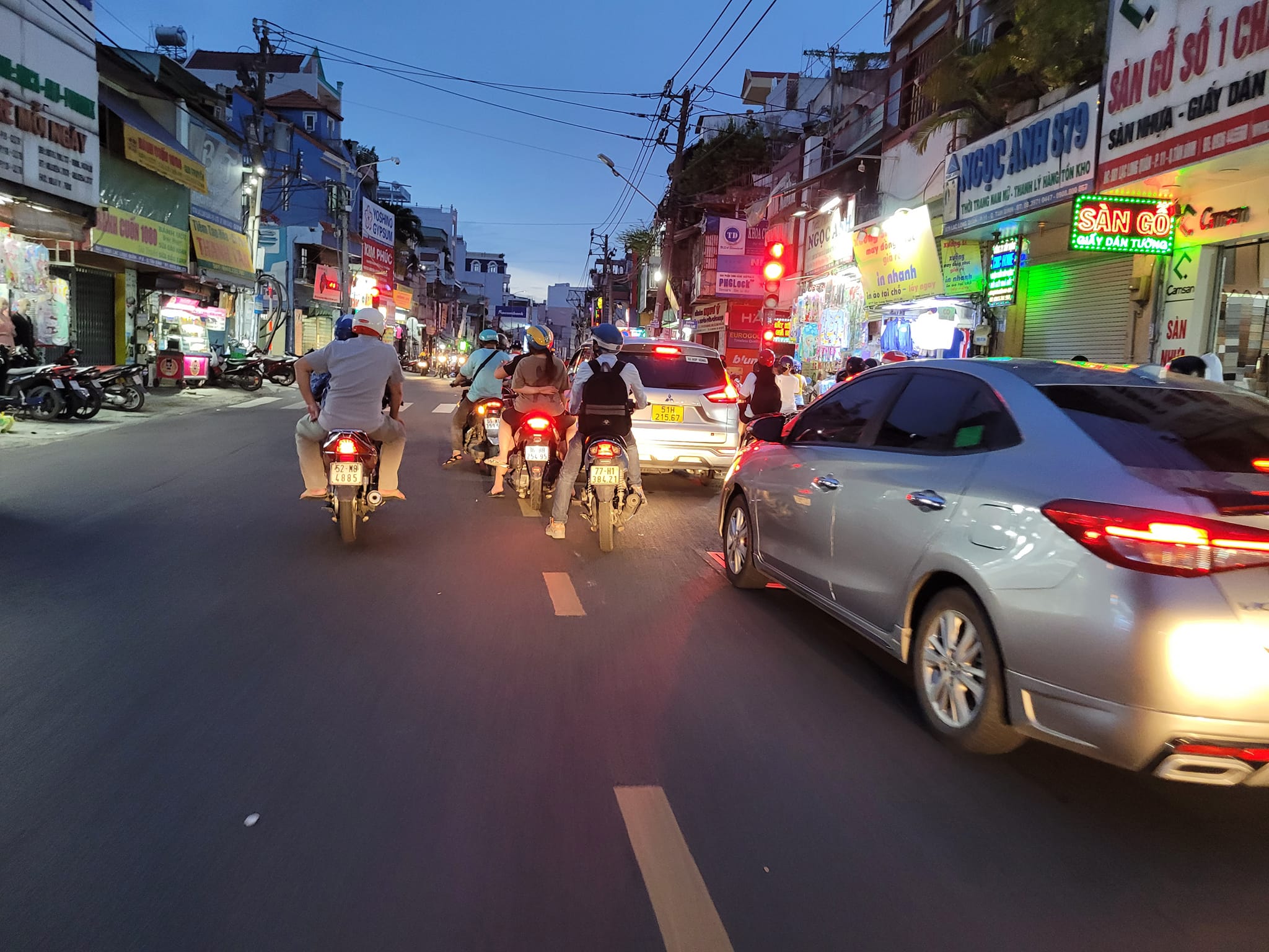 Nhà Đường Lạc Long Quân, Phường 8, Quận Tân Bình 62m2, 3 tầng giá 12.7 tỷ.