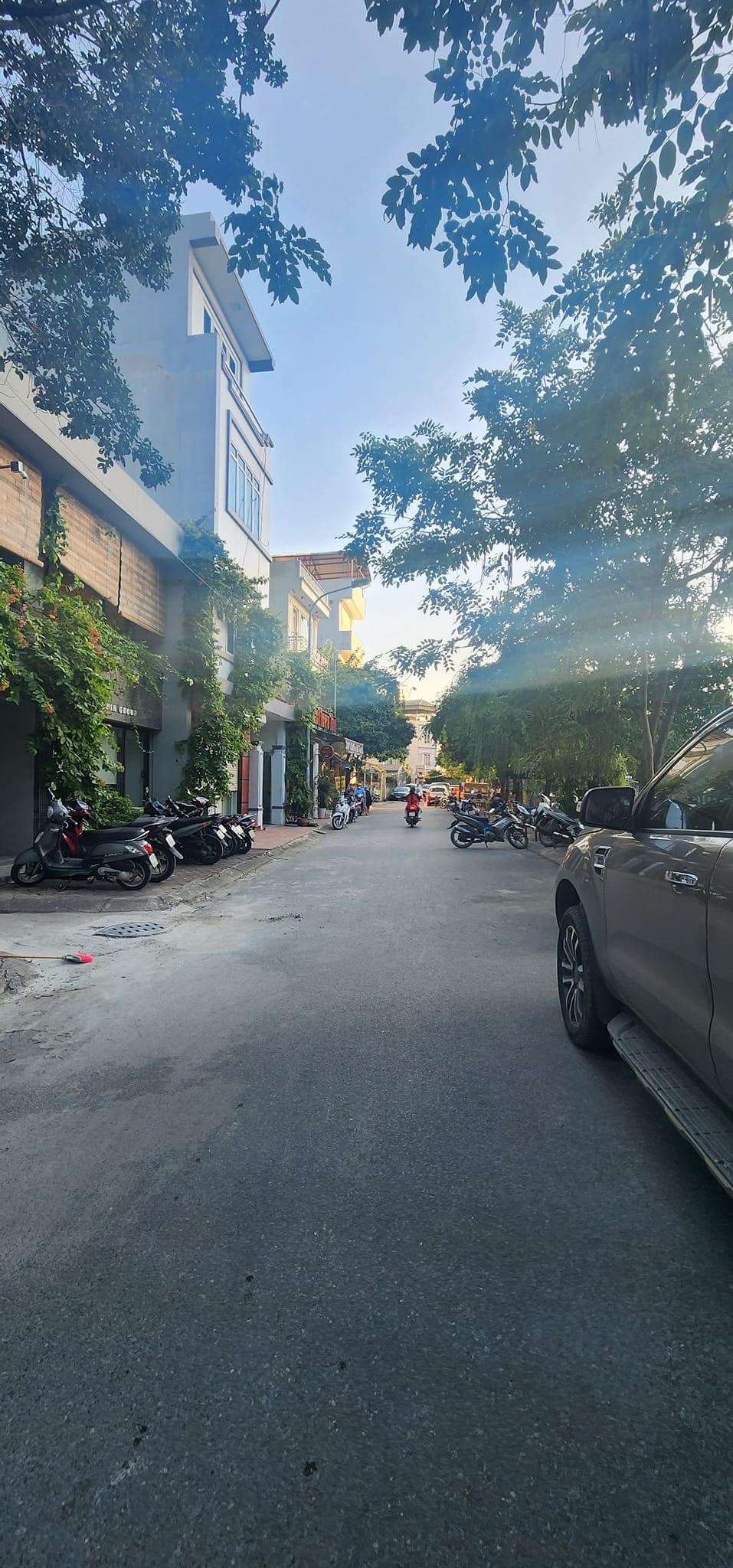 Bán Nhà Mặt Hồ Mỗ Lao Hàng Xóm Làng Việt Kiều Châu Âu Hà Đông. 80m2, MT 4.1m