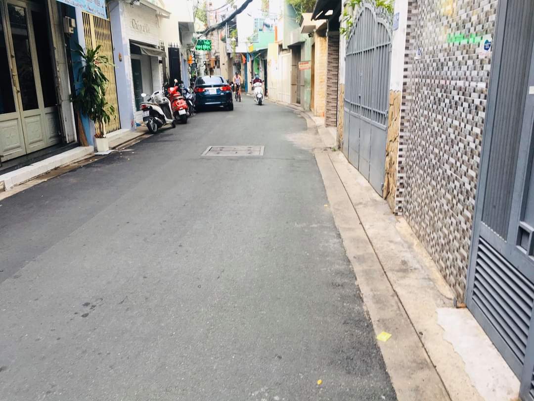 MẶT TIỀN KINH DOANH ĐỈNH NHÀ ĐẸP NỞ HẬU CỰC ĐẸP TẠI PHÚ NHUẬN